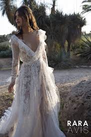 'she is really special' is the very phrase that the brand's creators hear from their customers, any collections of rara avis is impressive and makes you long for more. Wedding Gown Rara Avis Ujan Luxx Nova