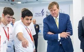 De brugklas bestaat uit een eenjarig dakpansysteem met de brugklassen mavo/havo, havo/atheneum en atheneum/gymnasium. Top Vmbo School In Utrecht De Beste Kansen Voor Jouw Toekomst