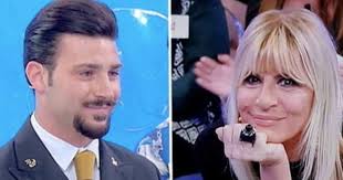 Costume diapers, perfect for the sea or the pool. Uomini E Donne La Fonte Segreta Quello Che Ha Visto Che Bomba Su Gemma Galgani E Sirius Libero Quotidiano