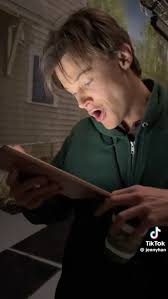 “I look good in a dress” Chris, I love you!! 😭😂❤️, #tsitp  #thesummeriturnedpretty #chrisbriney #lolatung #conradfisher #bellyconklin