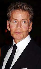 19 de Noviembre de 1961 Nace Meg Ryan. Margaret Mary Emily Anne Hyra,  conocida profesionalmente como Meg Ryan ,nace en Fairfield, Connecticut, 19  de noviembre de 1961, es una actriz de cine,