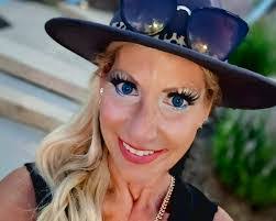 Jodi Clifton's Instagram, Twitter & Facebook