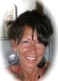 Bettie Crane's Instagram, Twitter & Facebook