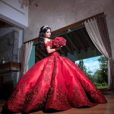 15 Dramatic Quinceanera Dresses You Ll Love If You Re Extra Pretty Quinceanera Dresses Red Quinceanera Dresses Sweet 15 Dresses