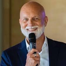 Leo Sauer is in zijn eerste twee minuten al dreigender dan Borges in de  tweeënzeventig minuten daarvoor. #stuFEY #Feyenoord