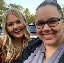 Danielle Grove's Instagram, Twitter & Facebook