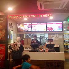 Welcome to the official website of pizza hut (sri lanka). Pizza Hut Kuala Terengganu 5 Jalan Gong Badak Restaurant Reviews Phone Number Photos Tripadvisor