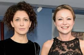 Чулпан хаматова, которую зрители привыкли видеть с темными волосами и в скромных нарядах, перевоплотилась в яркую блондинку. Chulpan Hamatova Stala Blondinkoj Spletnik