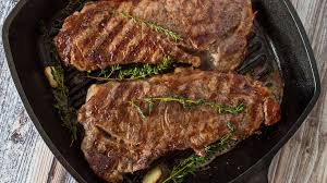 Add a thin layer of olive oil and give it a minute to preheat. Pan Seared New York Strip Steak How To Perfectly Pan Sear A Ny Strip Bake It With Love