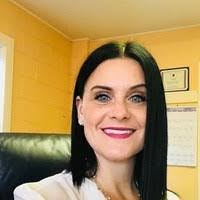 Laura Longfellow's Instagram, Twitter & Facebook