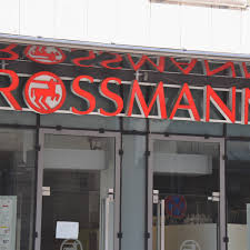 Bestellen sie ffp2 masken online via rossmann website oder kaufen sie günstig im geschäft in ihrer nähe ein. Bei Rossmann Gibt S Nun Wiederverwendbare Op Masken Zu Kaufen Bildderfrau De