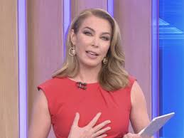 Tatiana stefanidou is a greek former television host and journalist on greek television. Tlive H Tatiana Stefanidoy Eri3e Aylaia Htan Apisteyth Empeiria Ta Kataferame Xarh Se Esas