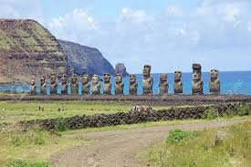 Parque nacional rapa nui) is a national park and unesco world heritage site located on easter island, chile. Moai An Der Archaologischen Fundstatte Tonariki Osterinsel Rapa Nui Chile Die Osterinsel Ist Eine Chilenische Insel Im Sudostlichen Pazifik Es Ist Beruhmt Fur Seine 887 Erhaltenen Monumentalen Statuen Moai Genannt Lizenzfreie Fotos
