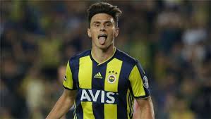 Ahmet selim kul'un haberine göre, çocukluğu boyunca burada babasına yardım eden elif elmas, kanarya ile transfer görüşmelerini de aynı mekanda gerçekleştirdi. Elif Elmas Resmen Napoli De Kac Paraya Satildi Fenerbahce Ne Kadar Kazandi