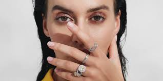 Artyści złotnicy. Rozmowy o polskiej biżuterii część II (