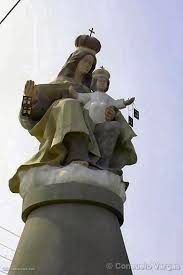 Se trata de su primer casting porno y nos asombra lo sonriente y tranquila que está la muy golfa. La Virgen Del Carmen De La Legua Callao
