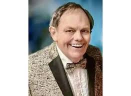 Rufus Lindsey's Instagram, Twitter & Facebook