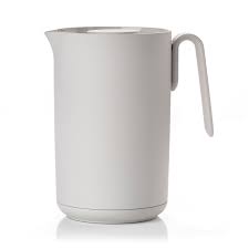 Singles Thermoskanne Von Zone Denmark Connox In 2020 Thermoskanne Single Kaffee Zubereiten