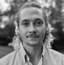 Stephanie Shipe's Instagram, Twitter & Facebook