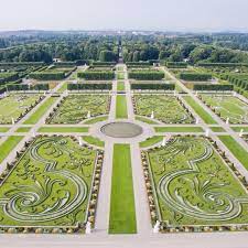 Here at the royal garden hotel we pride ourselves on offering exceptional value and excellent customer service. 10 Spectacular Royal Gardens Royal Gardens To Visit