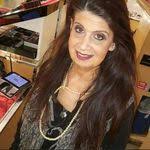 Caron Walshaw's Instagram, Twitter & Facebook