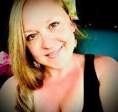 Diane Oneil's Instagram, Twitter & Facebook