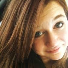 Amanda Bare's Instagram, Twitter & Facebook