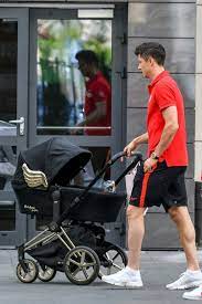 21.08.1988) is a polish forward and at fc bayern since 2014. Pin On Lewy
