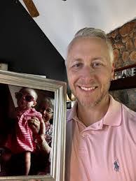 Glen Phares's Instagram, Twitter & Facebook