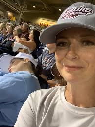 Kristen Cain (@JustcallmeHobbs)