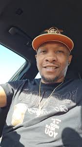 Scammer alert and response in online interaction