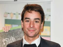 Luis rego est un acteur, humoriste, chanteur et musicien portugais 1, ayant fait sa carrière en france depuis 1960, né le 30 mai 1943 à lisbonne. 2021 Julian Bugier Reveals The Exotic Underwear Of His Marriage Proposal To His Partner Femme Actuelle Le Mag