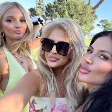 A beautiful night, a beautiful wedding and a beautiful bride. I am so happy  for mikes daughter @oliviaamadeline and to see how proud Mike was for her  big wedding day. Olivia and