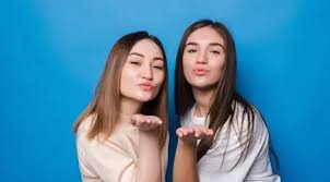 Daftar isi cerpen persahabatan sejati smp persahabatan yang indah persahabatan yang indah. Kumpulan Kata Kata Perpisahan Untuk Sahabat Sejati Yang Menyentuh Hati Lifestyle Fimela Com