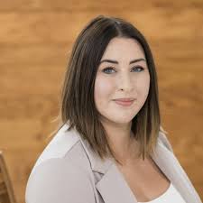 Stephanie Gibart, Art and Talk Therapist at Elle Studio + Wellness