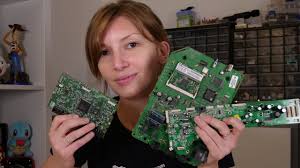 Le rapport publié le 12 mai par des équipes de l'unep (programme des nations unies pour l'environnement) jette un pavé dans une mare moribonde : Je Recycle Des Vieilles Cartes Electroniques Youtube