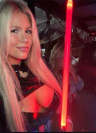 Dominique Ruiz verifiedfan.page