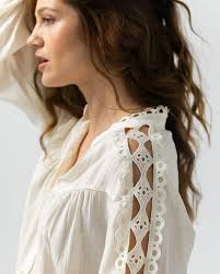 Neutral tones with a golden touch✨ Our Debbie sand-colored blazer and  Ramona trouser radiate subtle luxury with a hint of gold. #labeldot  #fashion #style #outfit #outfitinspiration #new #newin #newcollection  #goldenglow #powerlook #naturalelegance #