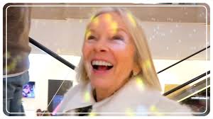 Joanne Good (@middleagedminx)