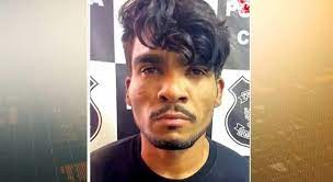 O boletim de ocorrência registrado pela polícia conta que lázaro roubou uma espingarda, três celulares e foi embora. Xmaxsoynmj8kpm