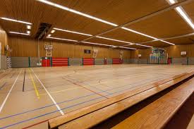 Het ongeval gebeurde ongeveer kwart over 8 in de ochtend. Recreatiecentrum Zevenkampse Ring Sporten In De Ruime Sporthal Rotterdam Fijnuit Nl