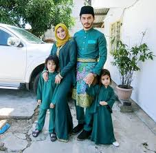 Cari aku di syurga ialah sebuah siri drama televisyen malaysia 2019 arahan shahrulezad mohameddin, dibintangi oleh aeril zafrel, janna nick, mimi lana dan duerra mitilda. Biodata Aeril Zafrel Pelakon Drama Cari Aku Di Syurga Iluminasi