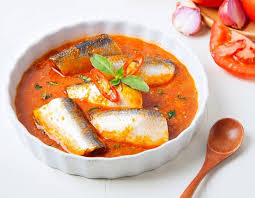 Karena kita akan membuat resep sarden ikan yang mirip sekali dengan sarde ikan kalengan, makanya ikan segar yang kita pakai nanti sebaiknya dipresto terlebih dahulu supaya mempunyai tekstur yang lunak sampai ke tulang ikannya. Resep Ikan Sarden Rumahan Dan Cara Membuatnya Yang Mudah