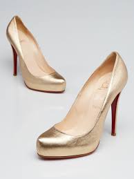 I am a regular size 9 and the heels fit perfectly without the need to break them in. Christian Louboutin Gold Leather Platform Pumps Size 9 39 5 Yoogi S Closet