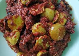 Sambal teri lado a specialty of padang in sumatra, it is a fried sambal made with peppers, tomatoes, shallots, spices and salted anchovies (ikan teri). Cara Membuat Sambal Goreng Ikan Campur Jengkol
