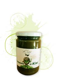 4) trasferite la mousse di ricotta ben fredda in ciotoline mignon o coppette da dessert e servitela con la salsa kiwi. Composta Di Kiwi Con Succo E Polpa Di Kiwi Naturale
