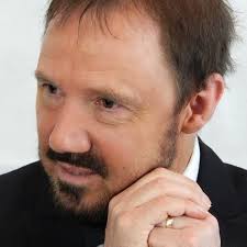 favorite female singer with short hair