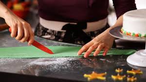 Merry christmas │ decorate simple christmas cake with santa│90│bánh kem ông già noel │baotram cake. Use Fondant To Decorate Christmas Cake Cake Decorating Youtube