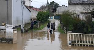 Forcer de croire que la nature nous envoie un dernier message.les images qui suivent se passent de commentaires._____. Cours D Eau Satures En Sud Gironde Photos Et Videos Des Inondations Ce Samedi 23 Janvier 2021 Le Republicain Sud Gironde