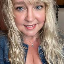 This is an incredible permaculture and homesteading school where you can  learn the skills for living with the Earth! Wild Abundance is nestled in  the mountains near Asheville, North Carolina and they